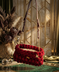 Le Rubis Impérial [Pièce Unique]– Sac en Velours Tressé & Broche Abeille